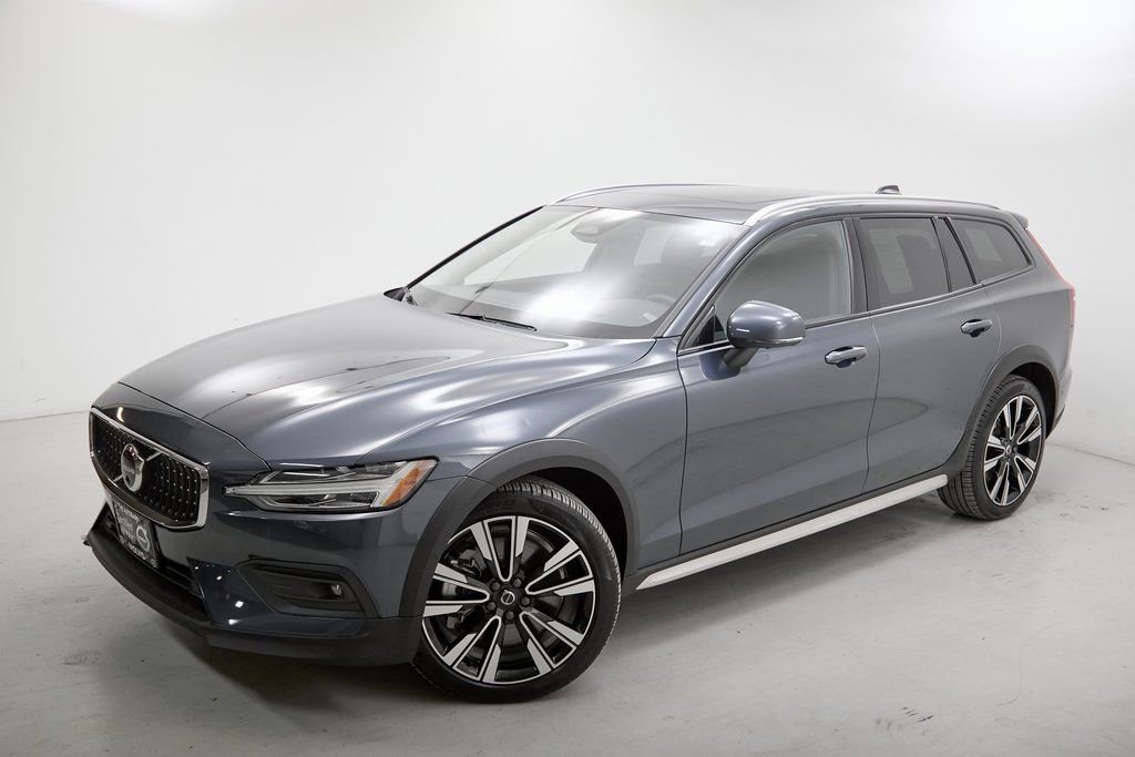 Certified 2024 Volvo V60 B5 Cross Country Ultimate image 3