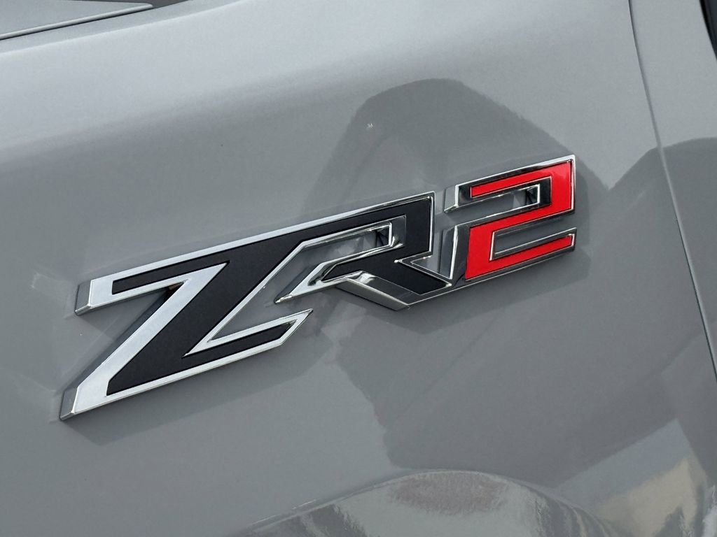 Used 2024 Chevrolet Silverado 2500 ZR2 w/ Technology Package AWD/4WD image 11