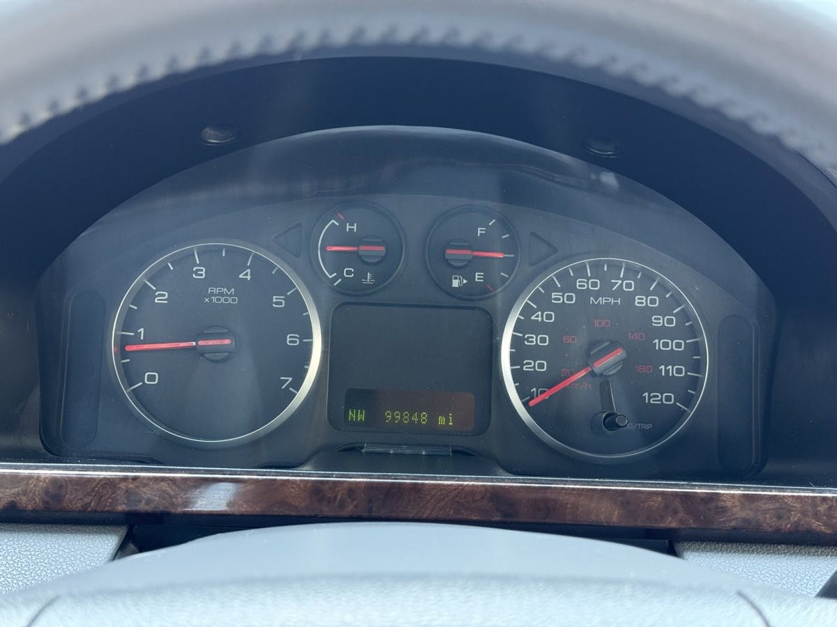 Used 2005 Ford Five Hundred SEL image 16