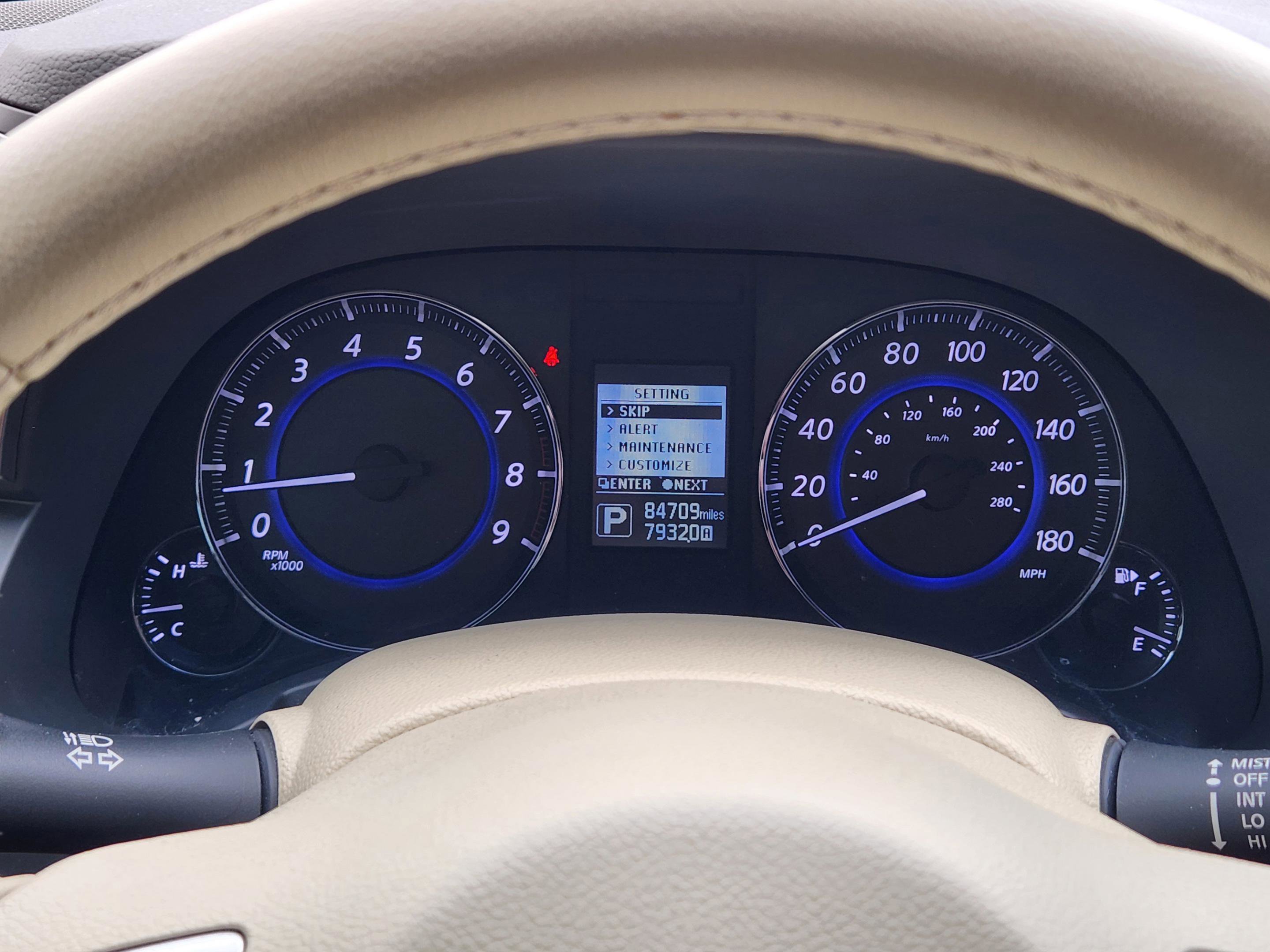 Used 2017 INFINITI QX70 2WD w/ Premium Package image 10