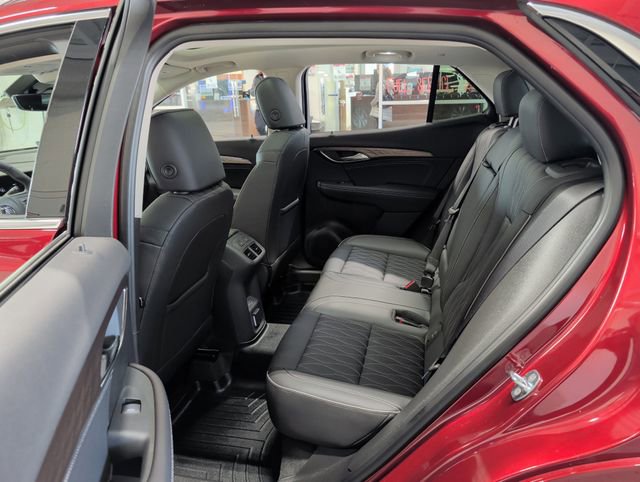 Used 2023 Buick Envision Avenir image 33