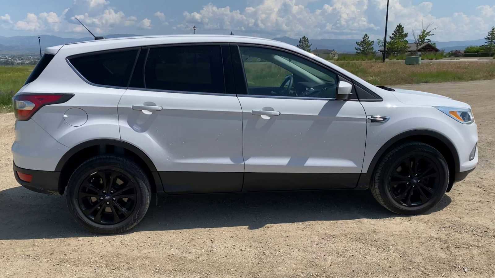 Used 2017 Ford Escape SE image 9