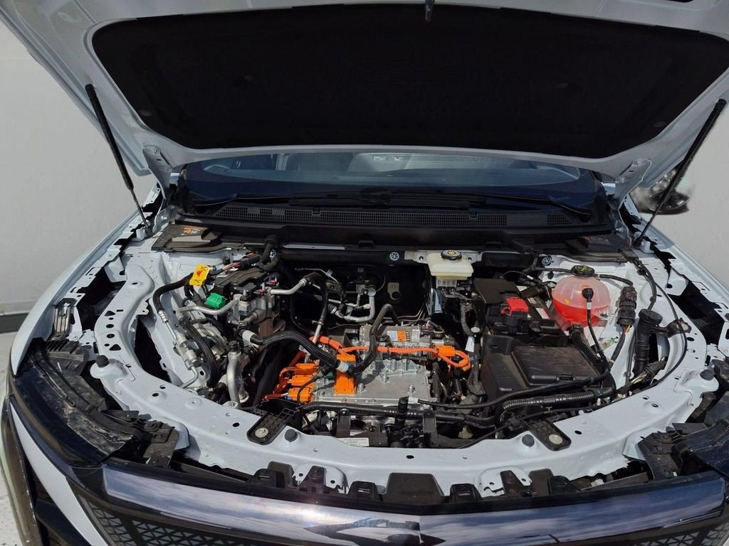 Certified 2026 Cadillac Optiq Sport 1 RWD image 27