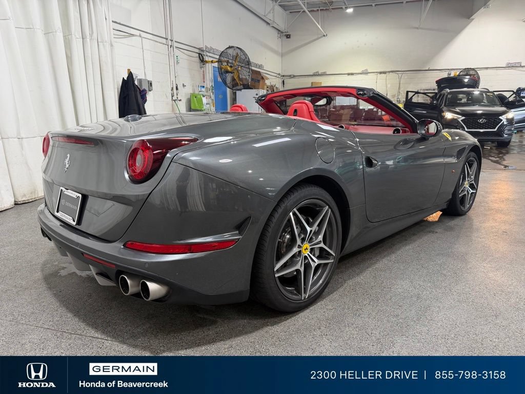 Used 2015 Ferrari California T RWD image 8