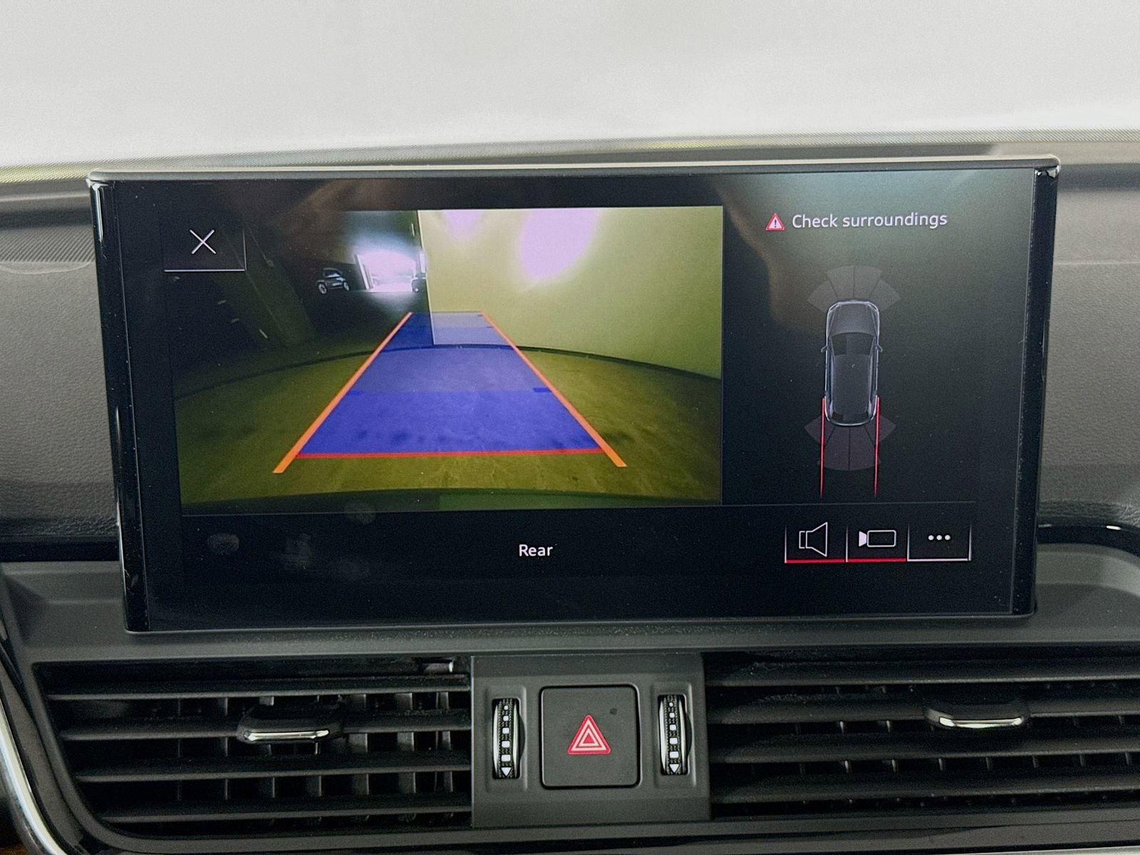 Used 2023 Audi Q5 2.0T Premium w/ Convenience Package image 13