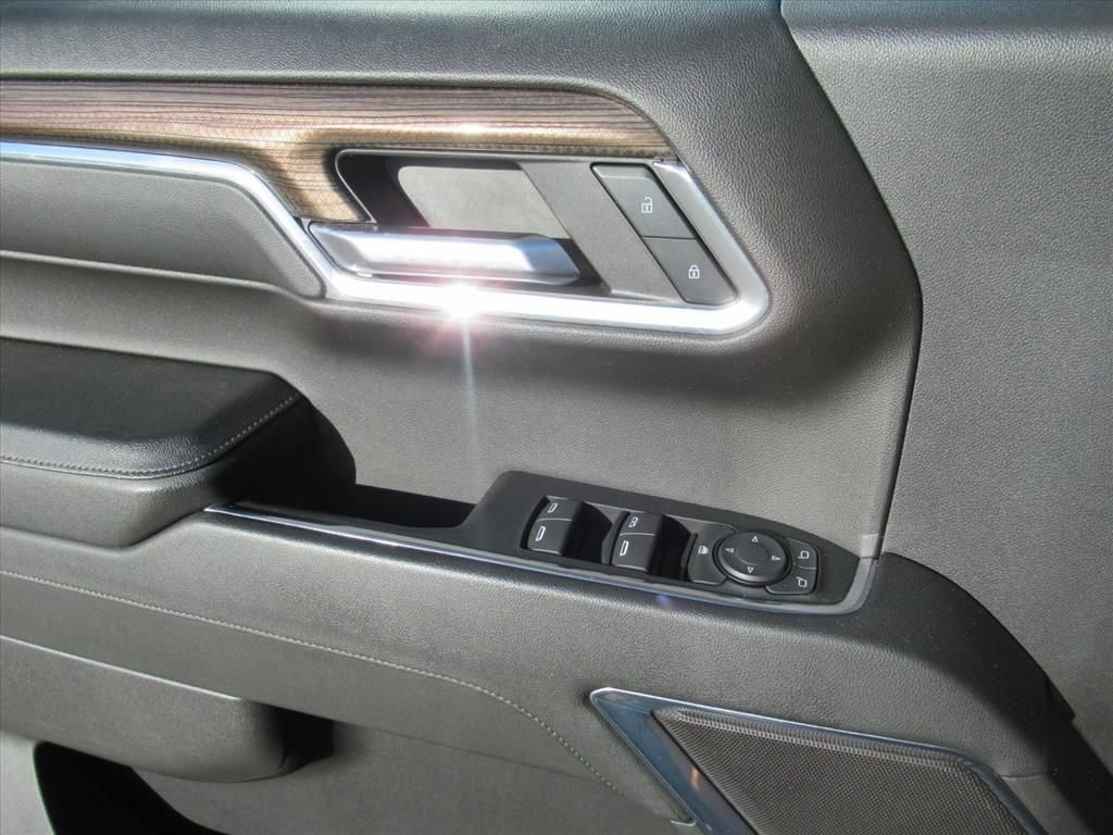 Used 2024 Chevrolet Silverado 1500 LT AWD/4WD image 19