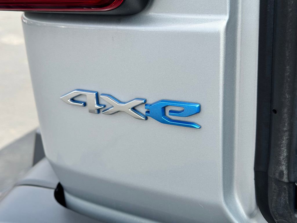 Used 2023 Jeep Wrangler Unlimited Sahara w/ Cold Weather Group image 10