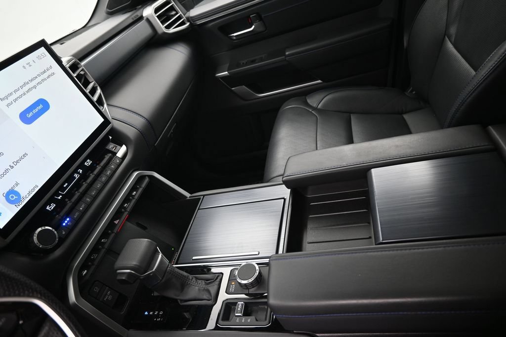 Used 2025 Toyota Sequoia Platinum AWD/4WD image 19