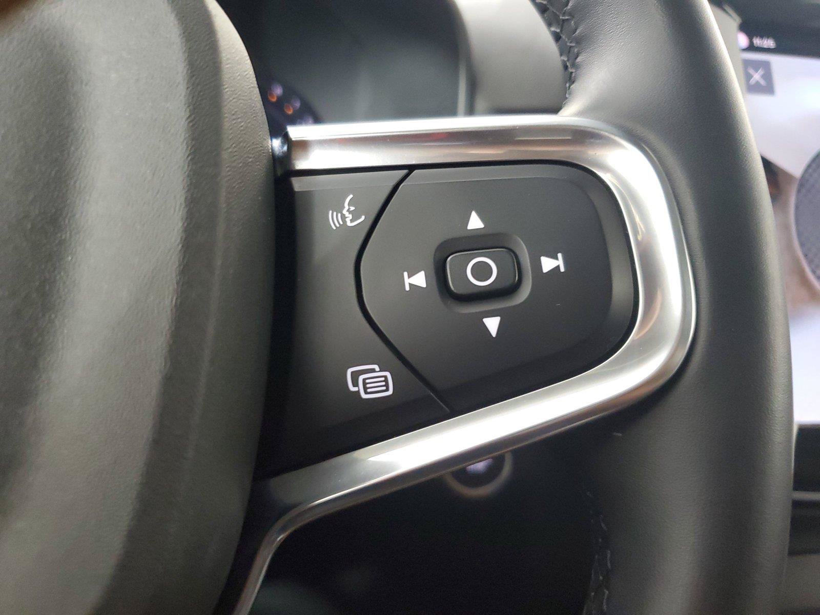 Certified 2023 Volvo XC40 B5 Plus w/ Protection Package Premier AWD/4WD image 26