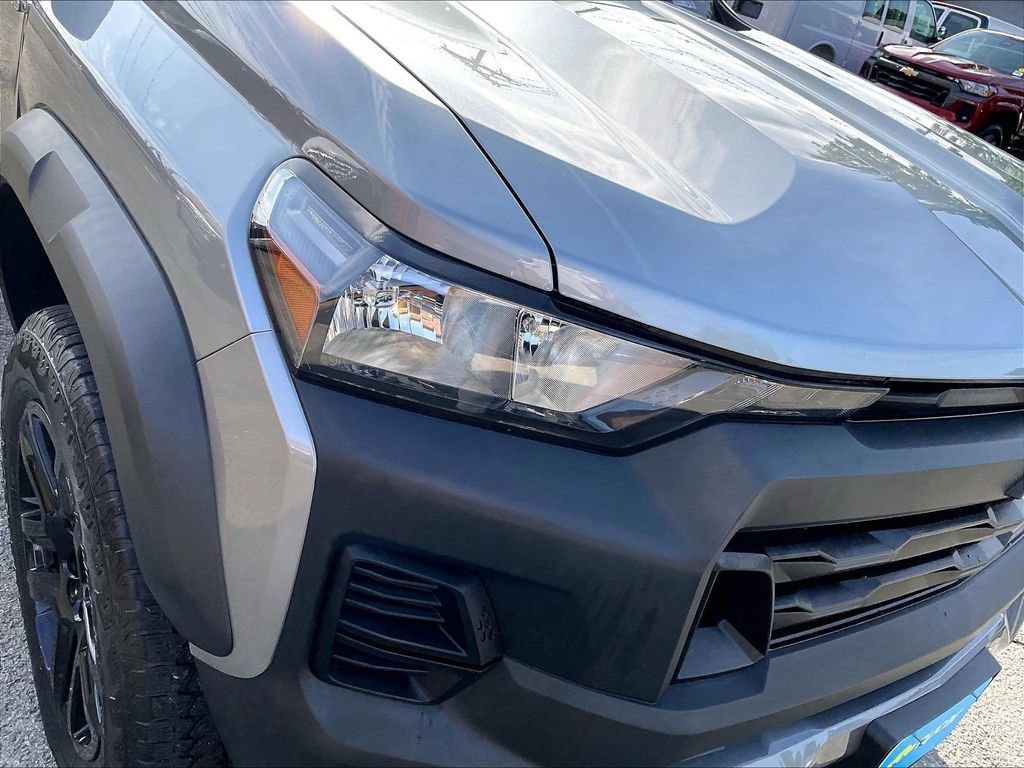 Used 2023 Chevrolet Colorado Trail Boss AWD/4WD image 32
