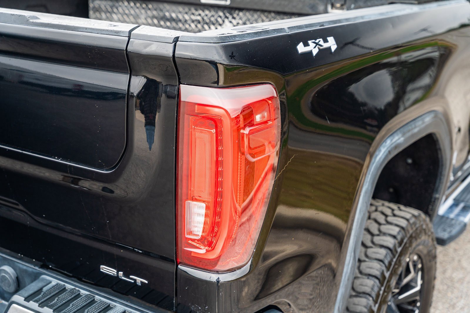 Used 2019 GMC Sierra 1500 SLT w/ SLT Premium Plus Package image 15