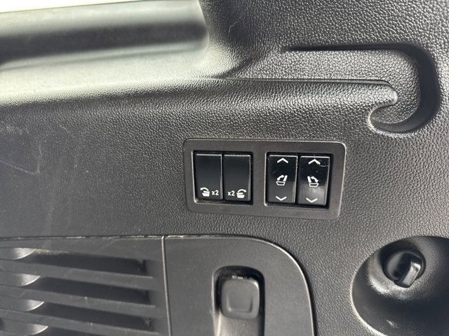 Used 2018 Chevrolet Suburban LT w/ Luxury Package image 13