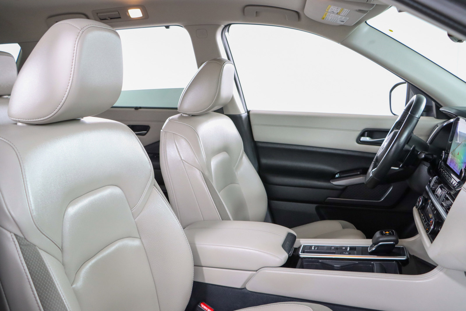 Used 2023 Nissan Pathfinder SL image 27