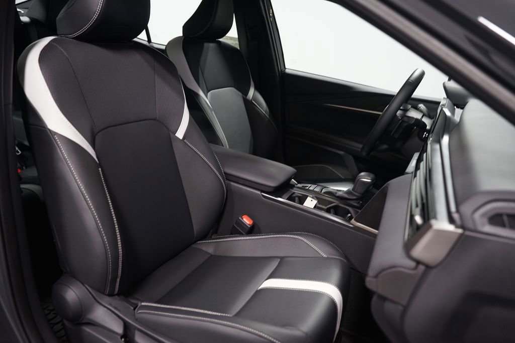 Used 2025 Toyota Camry SE image 29