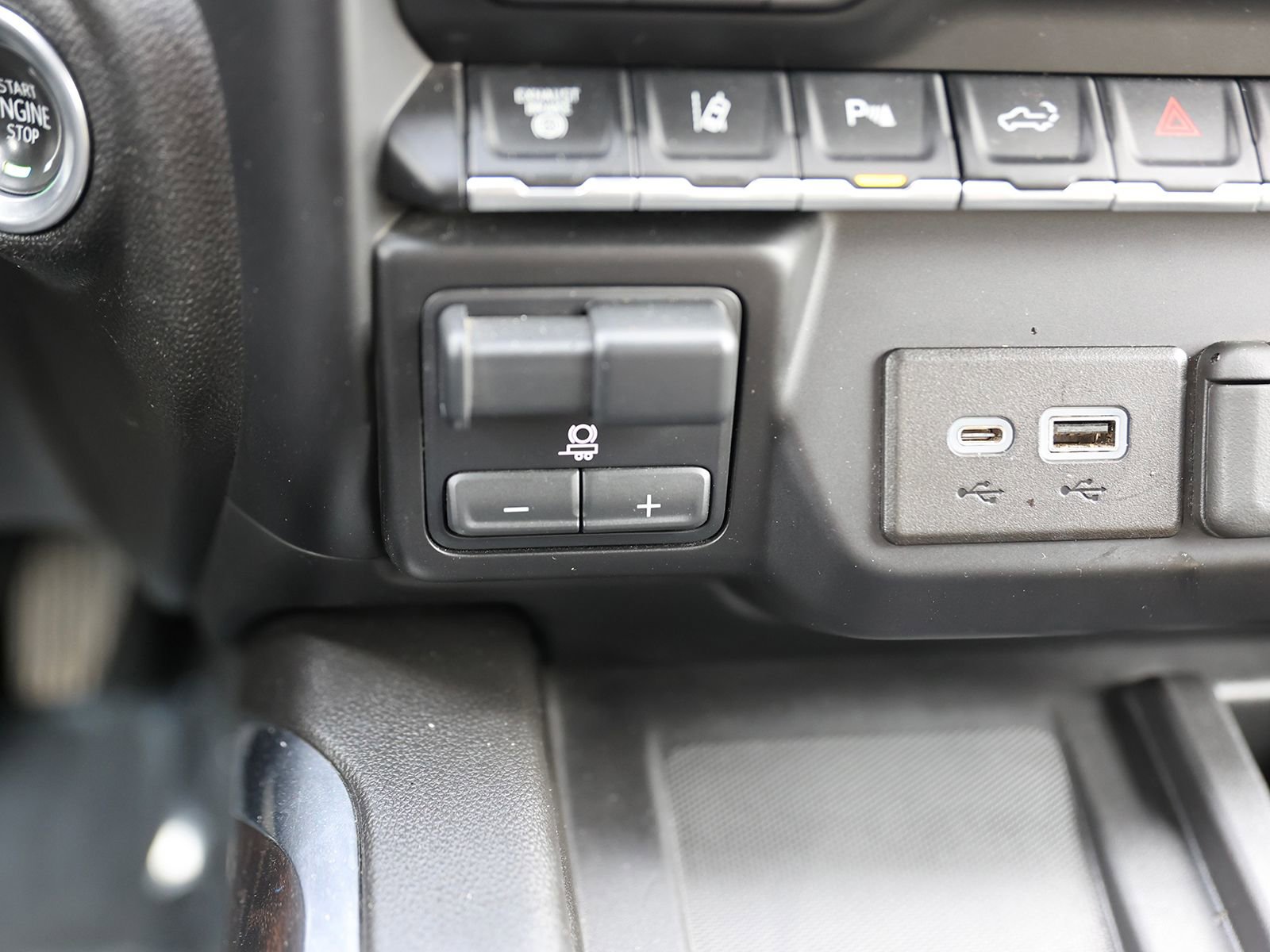 Used 2022 GMC Sierra 2500 Denali w/ Denali Ultimate Package image 34