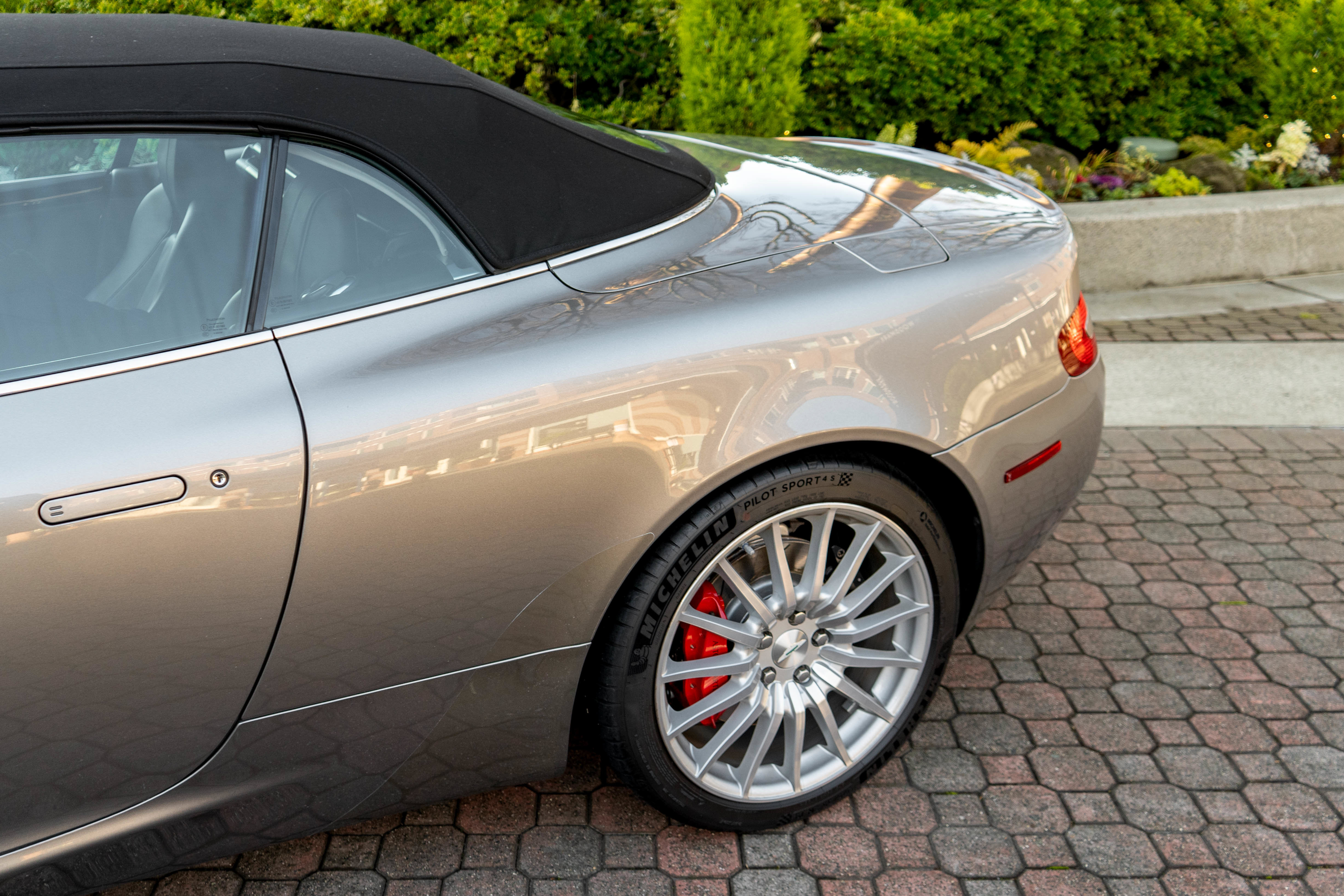Used 2009 Aston Martin DB9 Volante RWD image 45