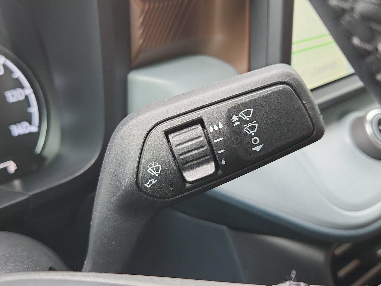 Used 2024 Ford Maverick Lariat FWD image 27