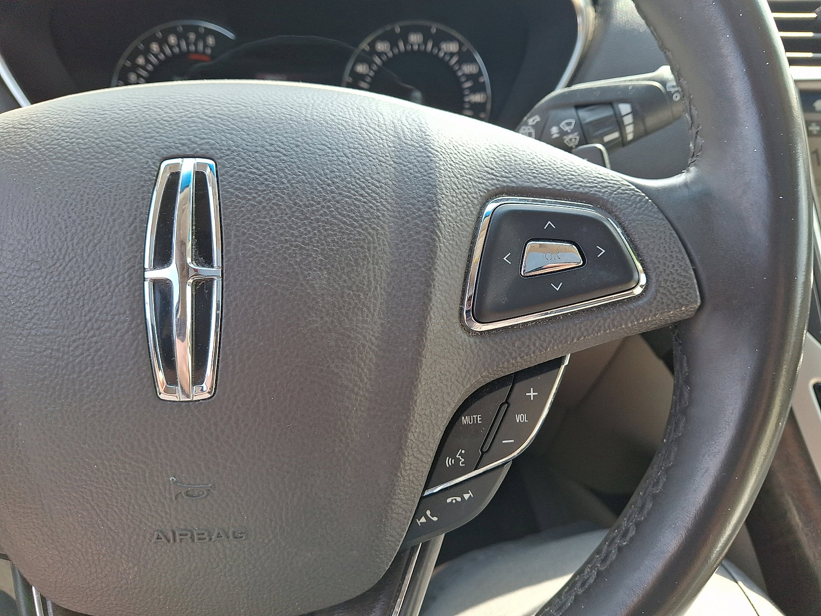 Used 2016 Lincoln MKX Reserve w/ Driver Assistance Package AWD/4WD image 22