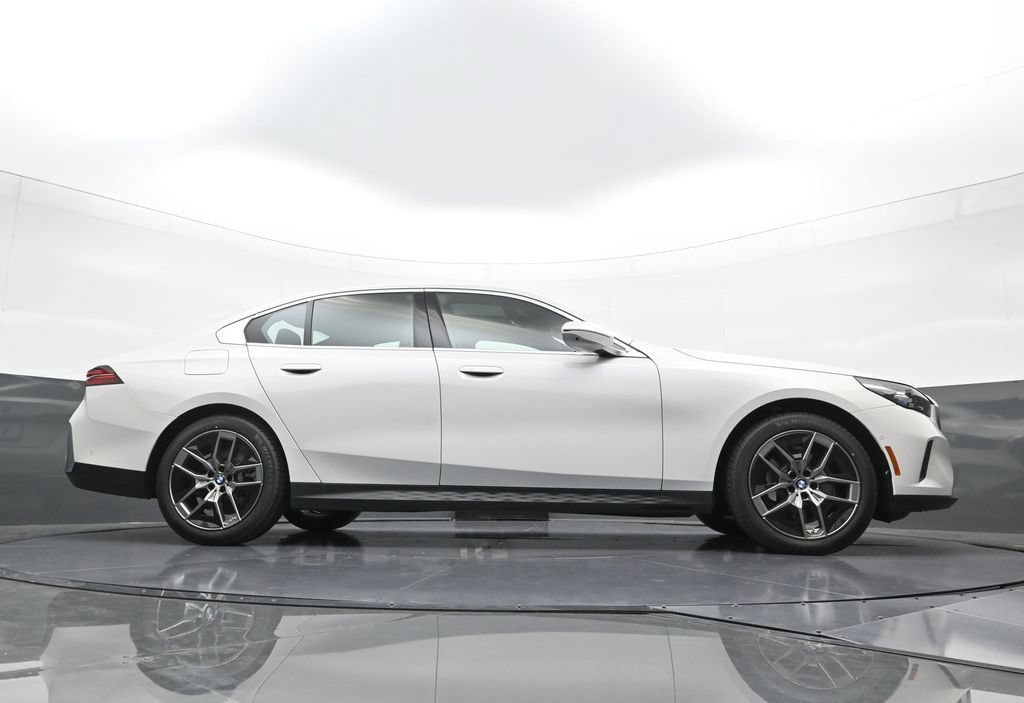 New 2027 BMW 530i xDrive w/ Premium Package AWD/4WD image 29