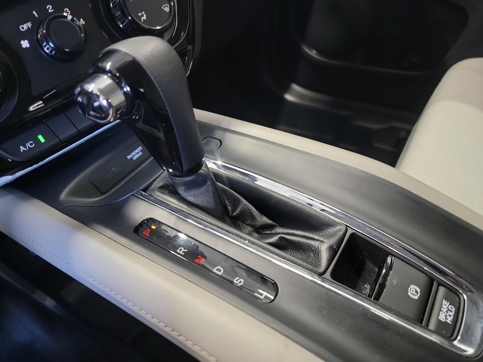 Used 2019 Honda HR-V LX image 26