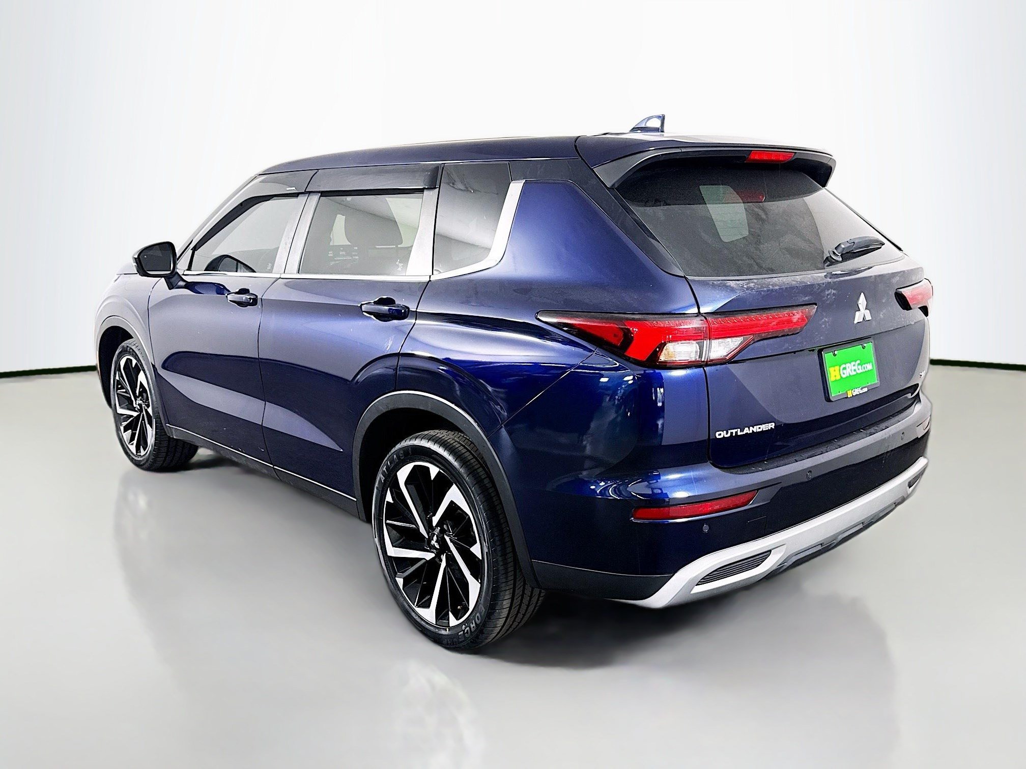 Used 2023 Mitsubishi Outlander SE AWD/4WD image 7