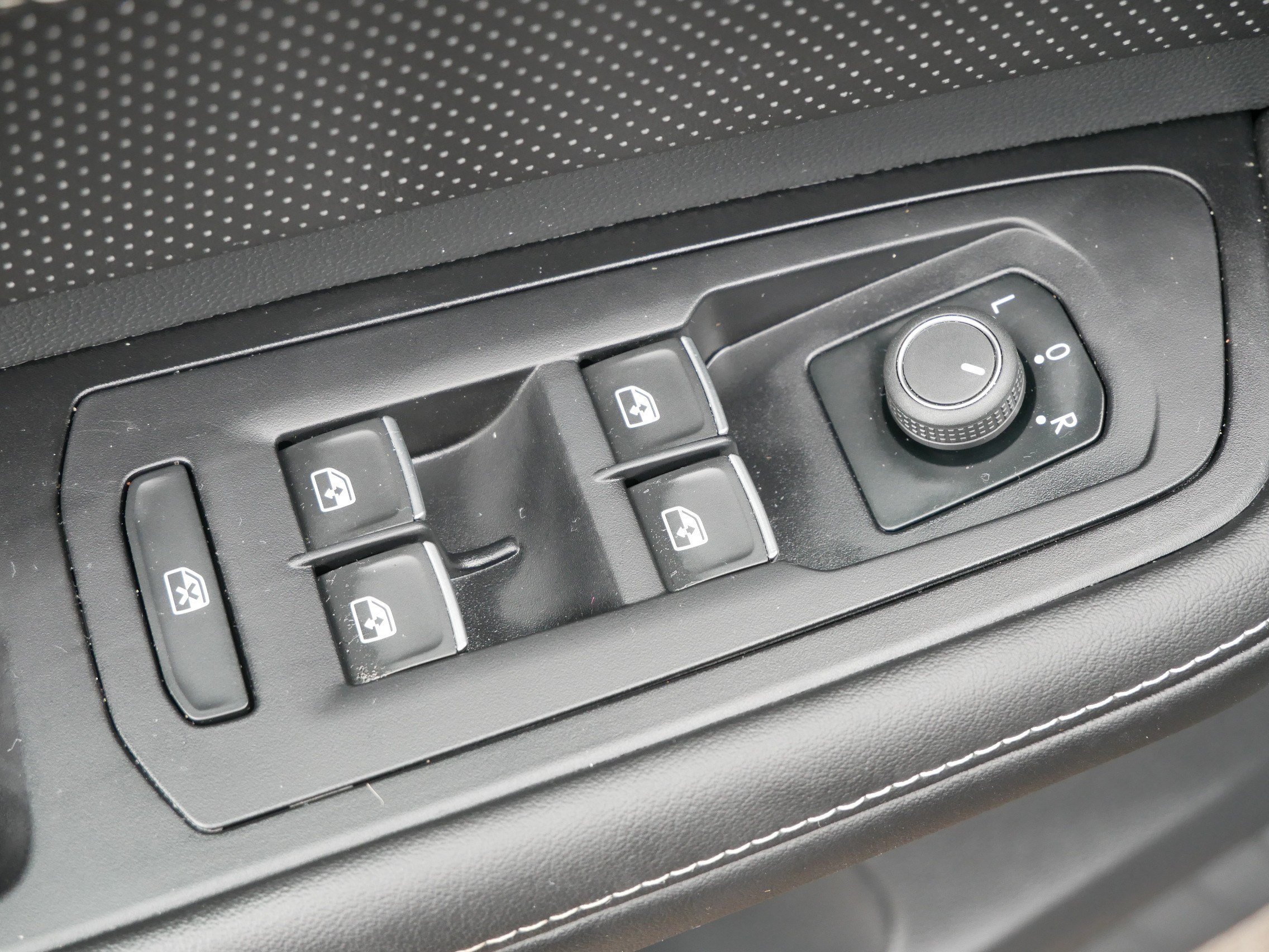 Certified 2024 Volkswagen Atlas SE AWD/4WD image 19