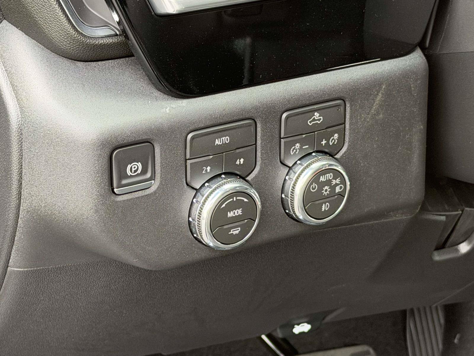 New 2026 GMC Sierra 1500 Elevation w/ Preferred Package AWD/4WD image 18