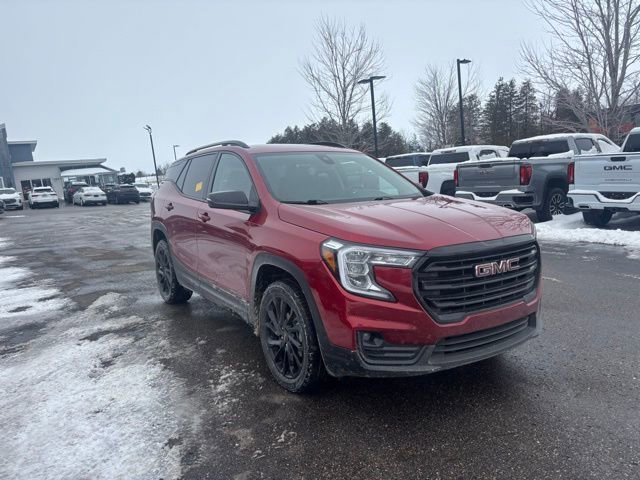 Used 2023 GMC Terrain SLT w/ Elevation Edition image 4