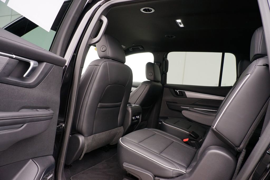 Used 2025 Buick Enclave Preferred image 18