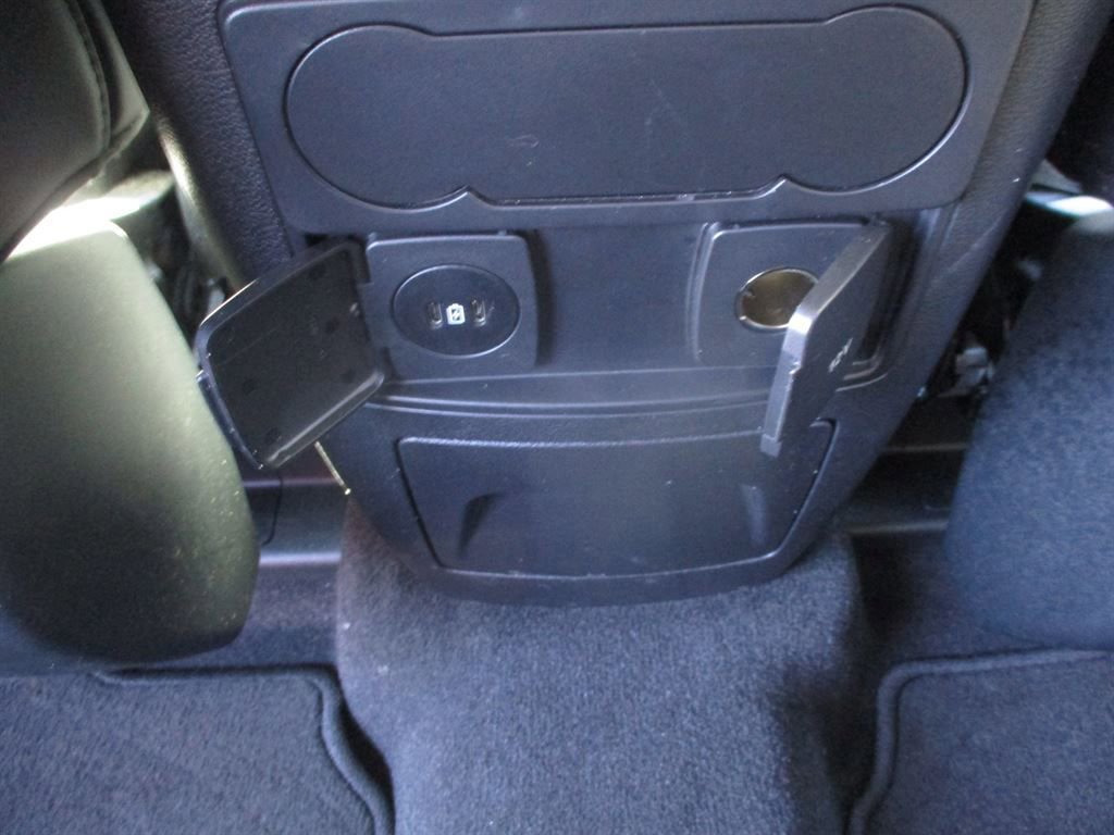 Used 2024 Ford Explorer XLT w/ Equipment Group 202A image 8