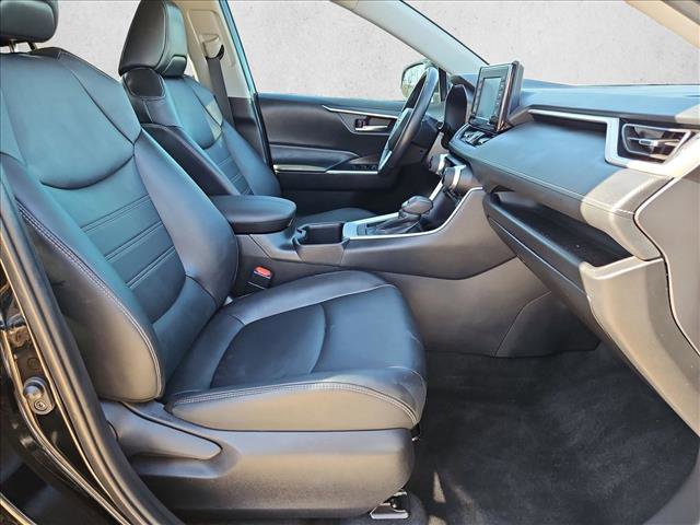 Used 2022 Toyota RAV4 XLE Premium image 22