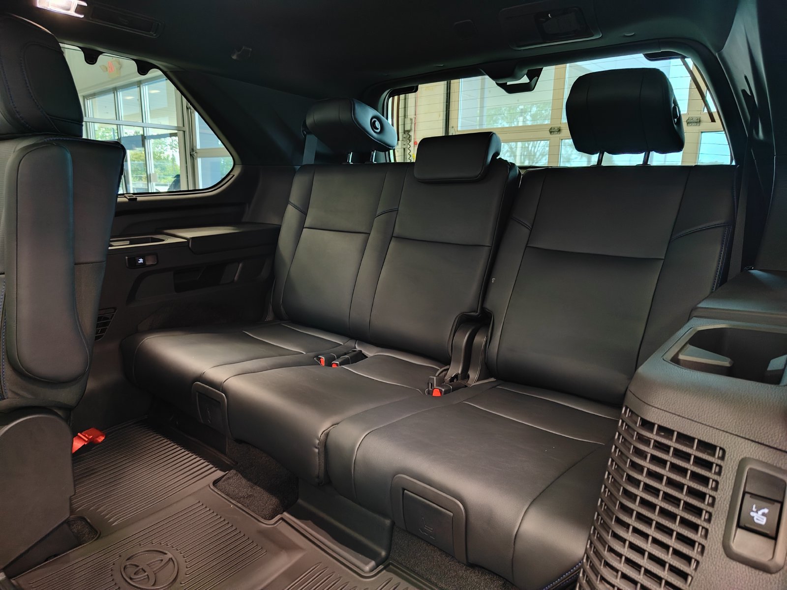 New 2026 Toyota Sequoia Platinum AWD/4WD image 17