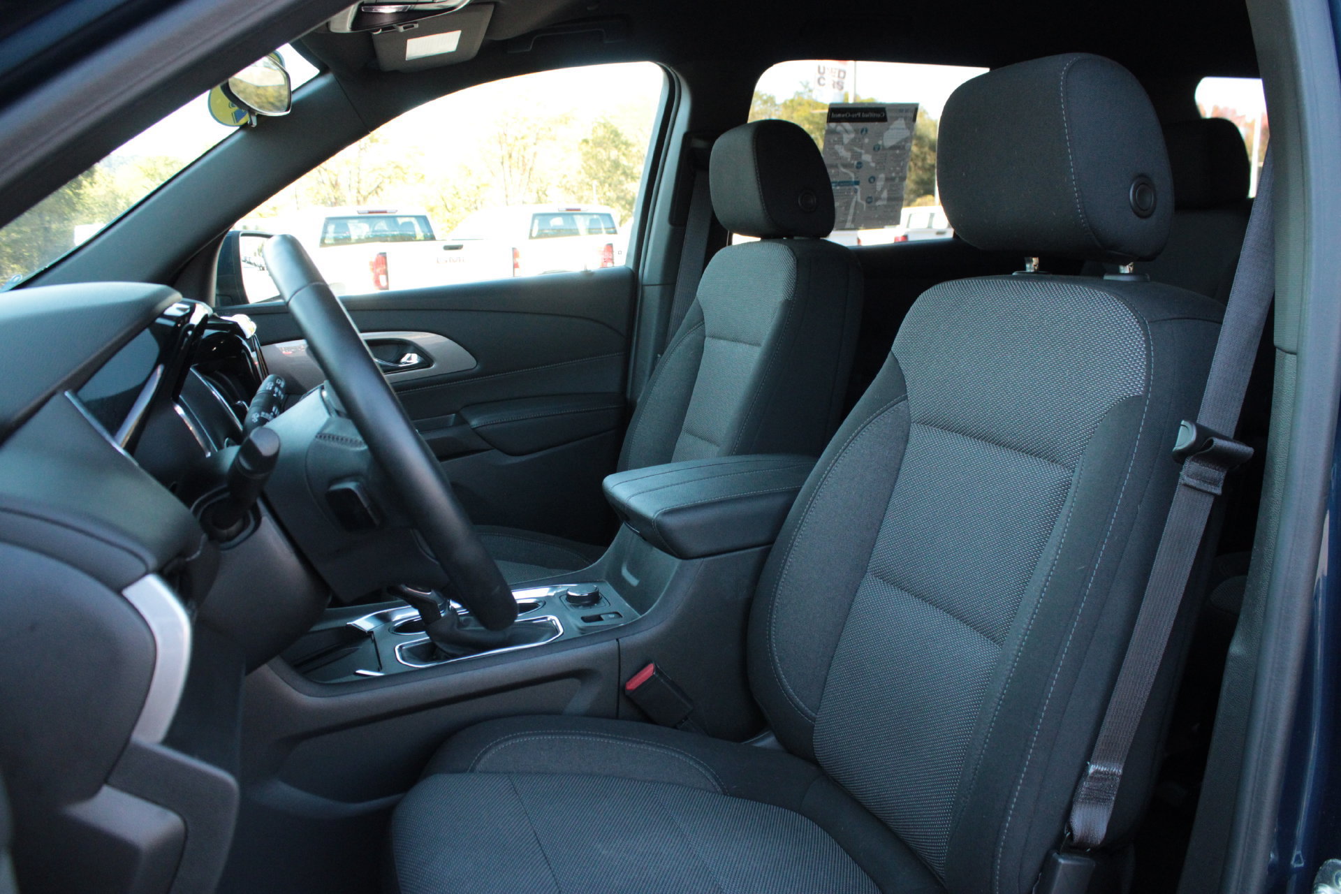 Used 2023 Chevrolet Traverse LT FWD image 16