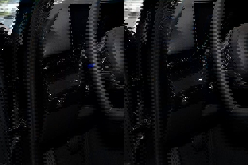 Used 2026 BMW 530i xDrive w/ Premium Package AWD/4WD image 14