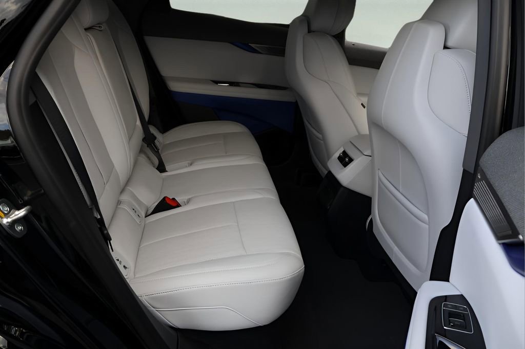 New 2026 Cadillac Optiq Sport 2 image 18