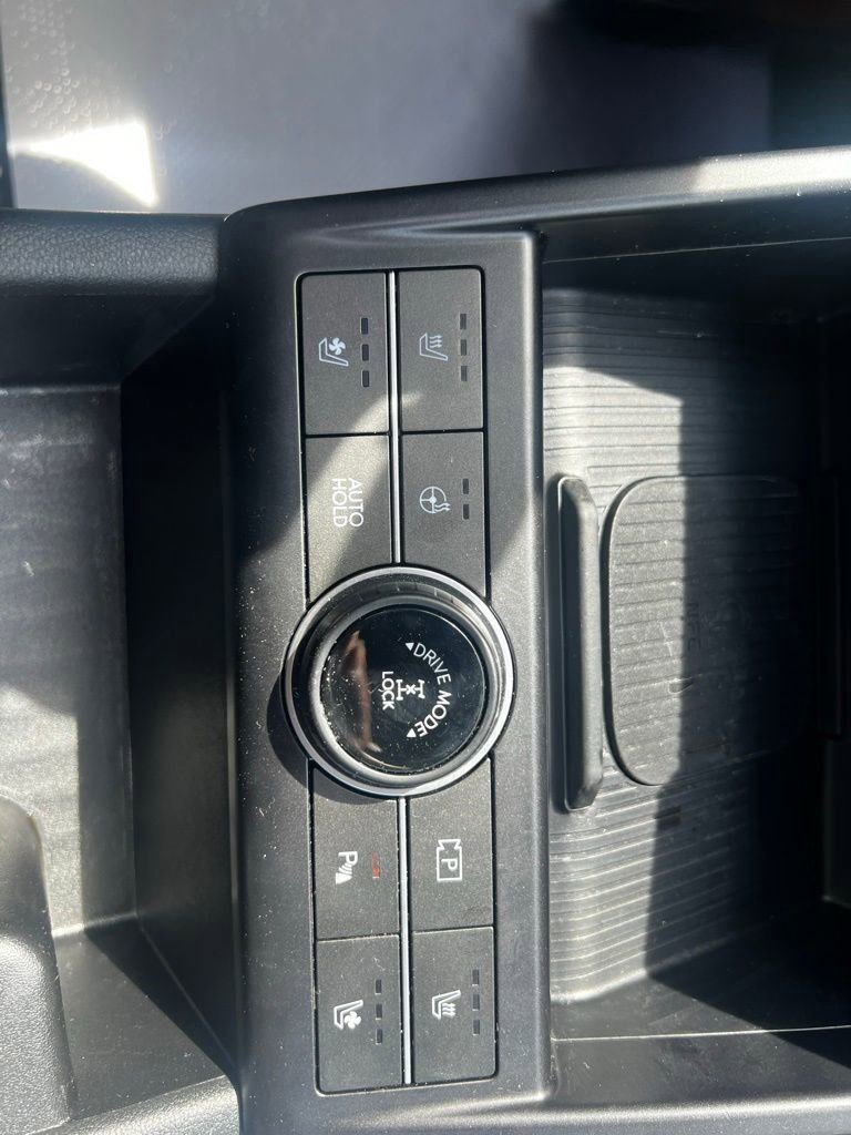 Certified 2025 Hyundai Kona Limited AWD/4WD image 11