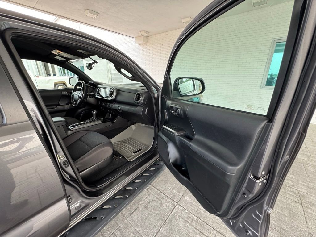 Used 2016 Toyota Tacoma TRD Sport w/ Towing Package RWD image 16