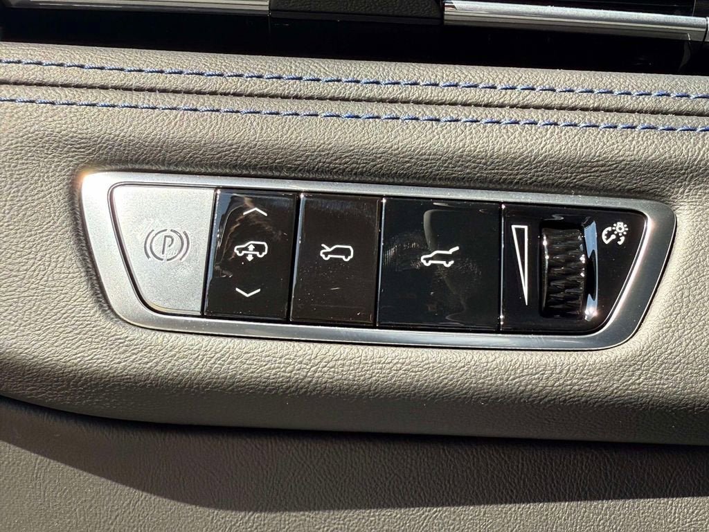 New 2025 Cadillac Escalade IQ Luxury 1 AWD/4WD image 17