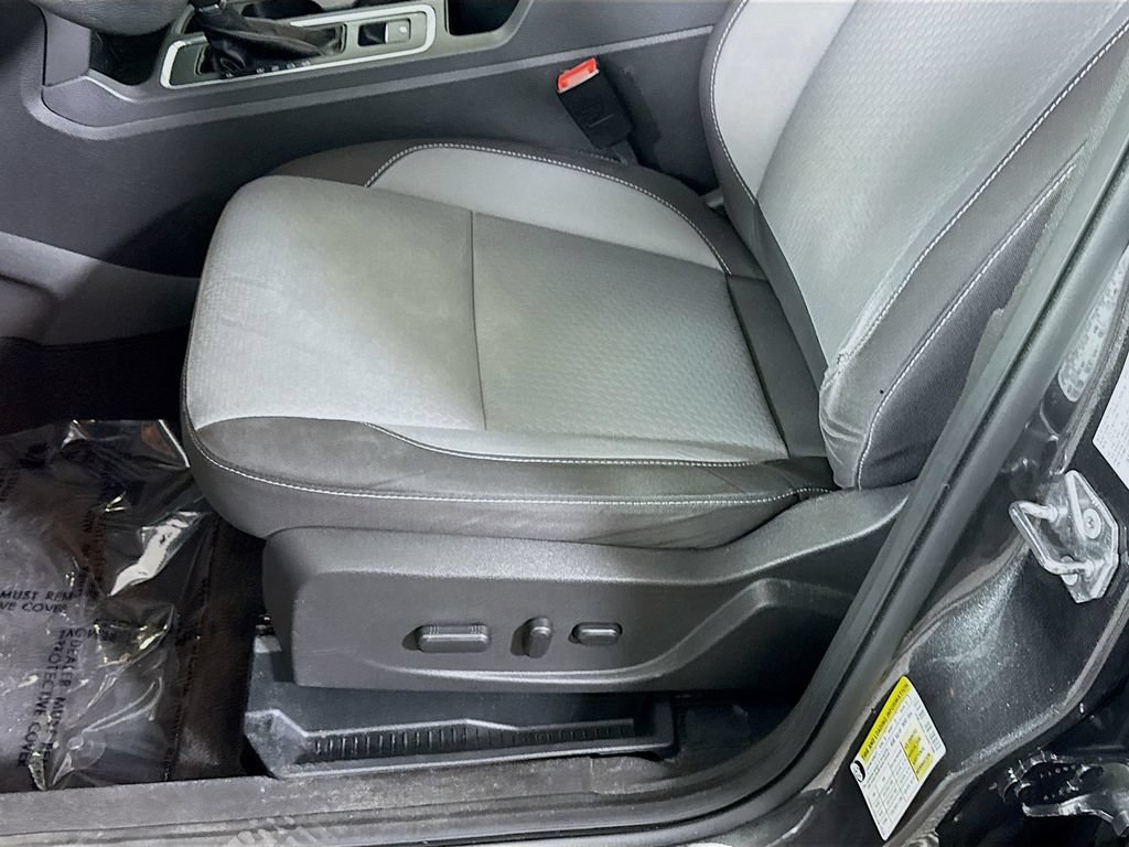 Used 2018 Ford Escape SE w/ Ford Safe & Smart Package FWD image 21