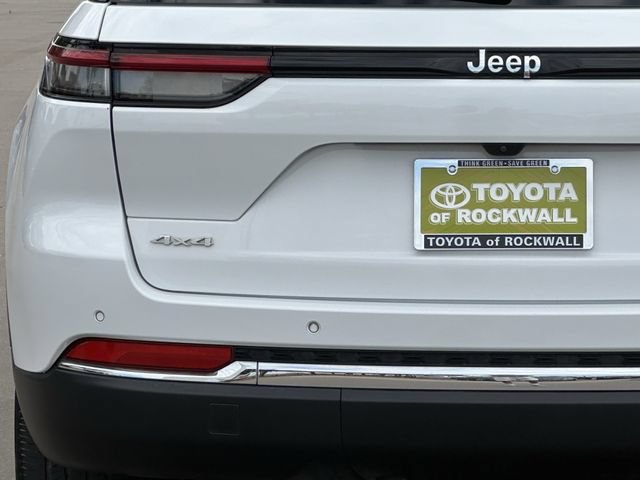 Used 2023 Jeep Grand Cherokee Limited AWD/4WD image 5