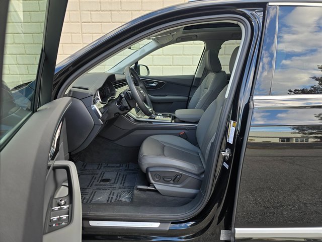 Used 2025 Audi Q7 3.0T Premium Plus image 16