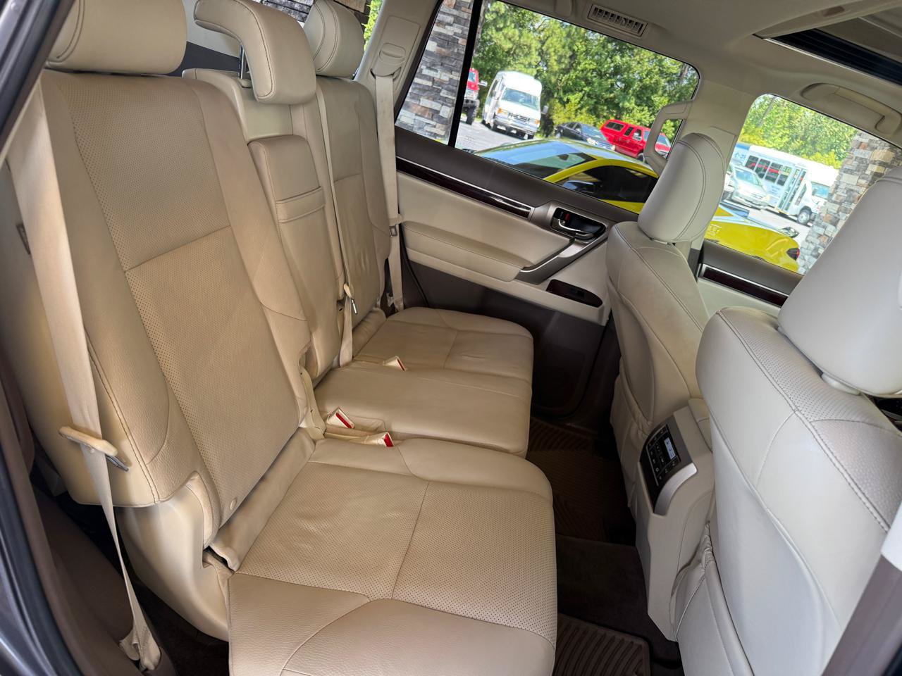 Used 2015 Lexus GX 460 w/ Premium Package AWD/4WD image 22