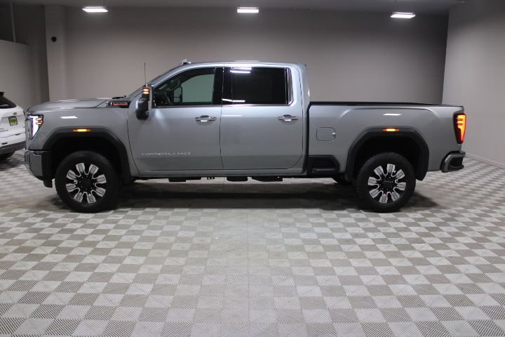 Used 2025 GMC Sierra 2500 Denali image 7