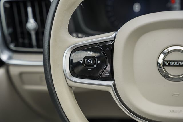 Used 2025 Volvo S60 B5 Plus AWD/4WD image 27