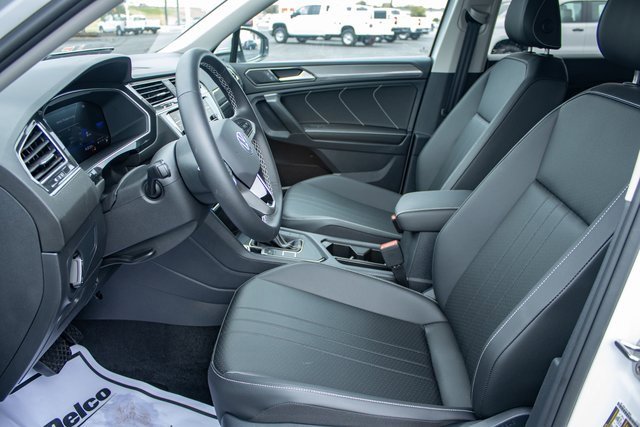Used 2023 Volkswagen Tiguan SE image 12