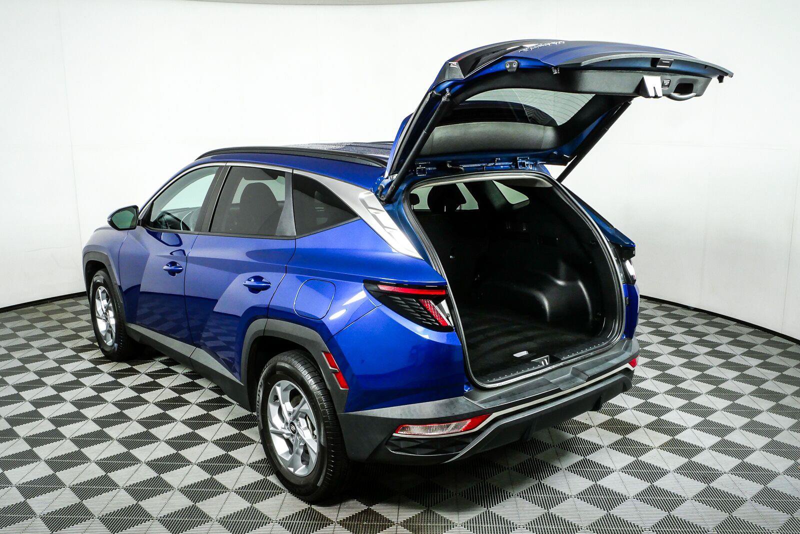 Used 2023 Hyundai Tucson SEL AWD/4WD image 32
