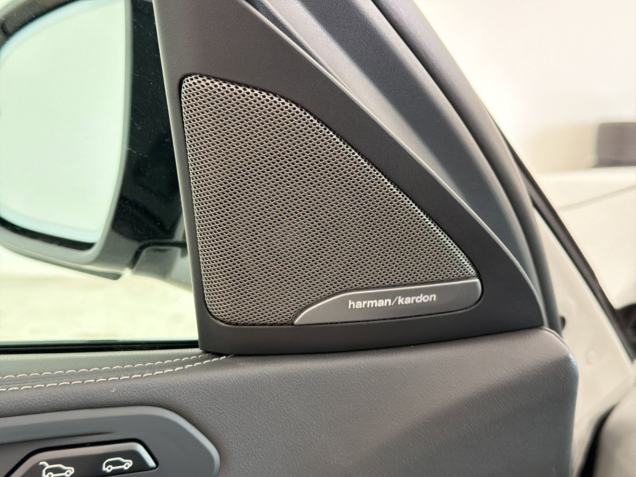 New 2026 BMW X6 xDrive40i w/ Premium Package image 23