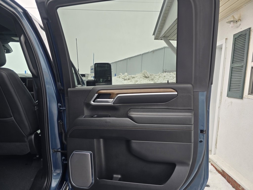 Used 2025 Chevrolet Silverado 2500 High Country w/ High Country Premium Package image 21