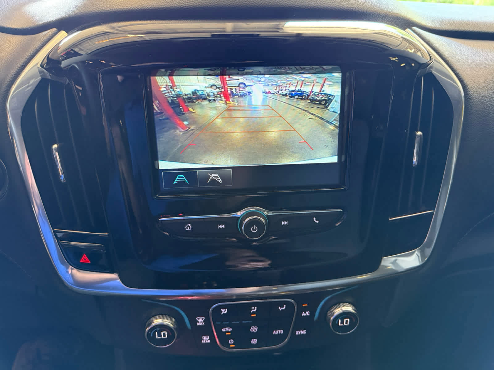 Used 2019 Chevrolet Traverse LS FWD image 18