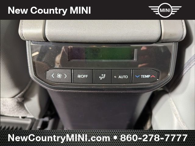 Used 2025 Toyota Highlander XLE w/ Protection Package #3 (TMS) image 17